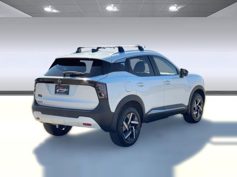 New 2026 Nissan Kicks SV w/ Cold Weather Package FWD image 9