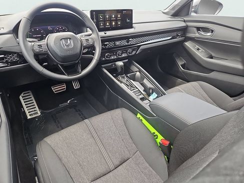 Used 2025 Honda Accord Sport image 11