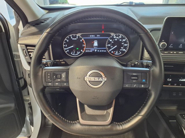 Used 2025 Nissan Rogue SV FWD image 8