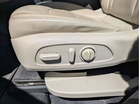 Used 2019 Buick Enclave Essence AWD/4WD image 14