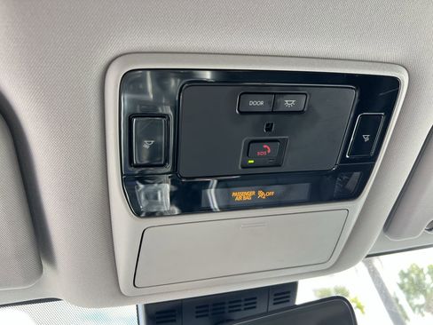 Used 2025 Toyota Grand Highlander FWD image 28