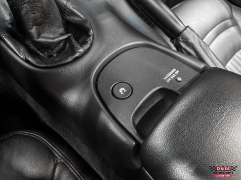 Used 2000 Chevrolet Corvette Convertible image 21