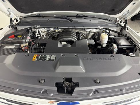 Used 2018 Chevrolet Suburban Premier AWD/4WD image 28