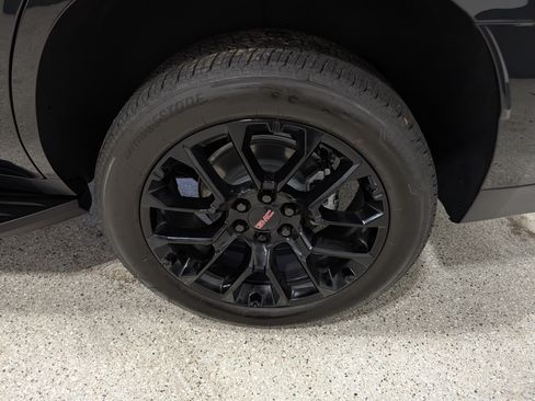 Used 2026 GMC Yukon Denali AWD/4WD image 12