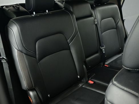 Used 2024 Nissan Pathfinder SL image 35