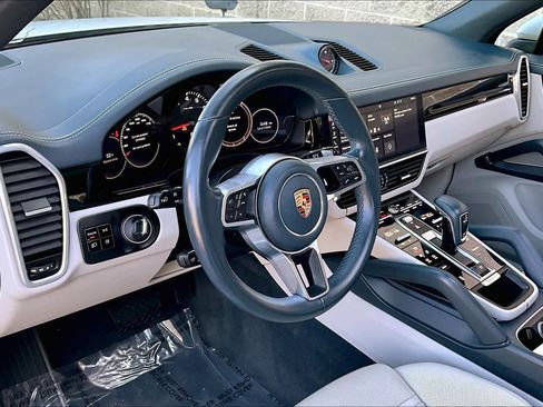 Used 2019 Porsche Cayenne image 16