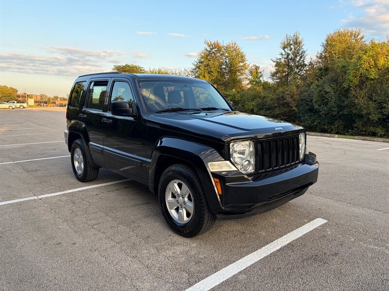 Used 2012 Jeep Liberty Sport AWD/4WD image 7