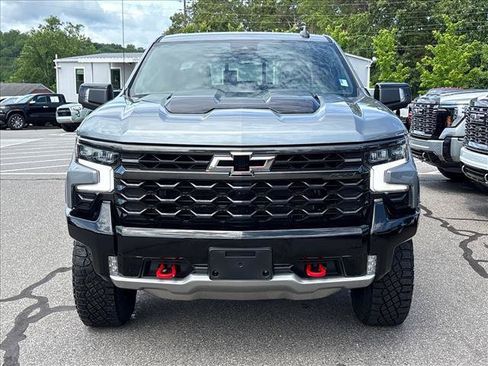 Used 2024 Chevrolet Silverado 1500 ZR2 w/ Technology Package AWD/4WD image 3