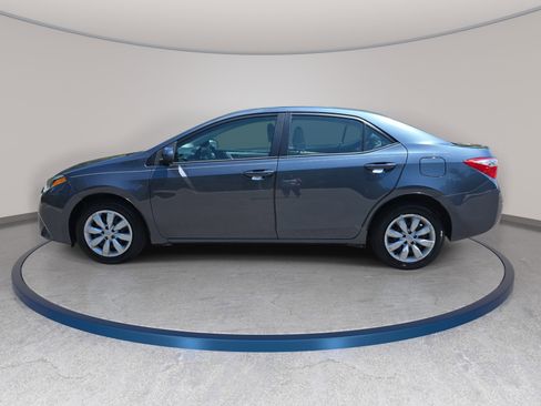 Used 2016 Toyota Corolla LE FWD image 9