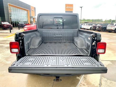Used 2020 Jeep Gladiator Rubicon AWD/4WD image 19