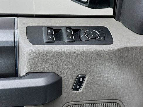 Used 2018 Ford F150 XLT w/ Equipment Group 302A Luxury image 18