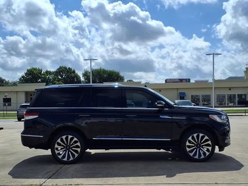 Certified 2023 Lincoln Navigator Reserve RWD image 21
