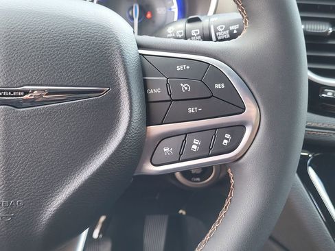 New 2026 Chrysler Pacifica Pinnacle image 19