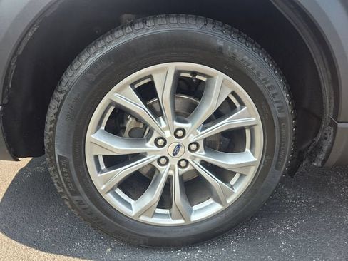 Used 2020 Ford Explorer XLT w/ Equipment Group 202A AWD/4WD image 12
