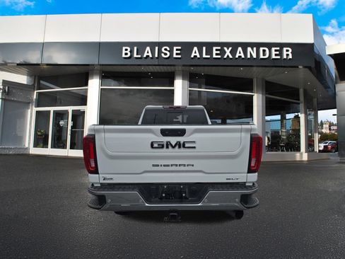 Used 2022 GMC Sierra 2500 SLT w/ SLT Premium Package AWD/4WD image 4