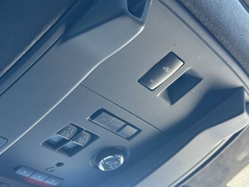 Used 2019 Cadillac Escalade ESV Platinum image 26