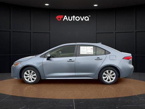Used 2021 Toyota Corolla LE image 2