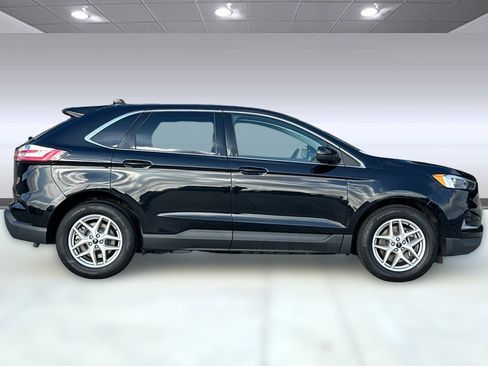 Used 2023 Ford Edge SEL image 7