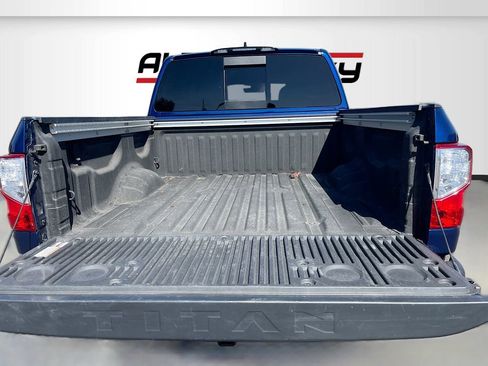Used 2024 Nissan Titan SV w/ SV Convenience Package RWD image 25
