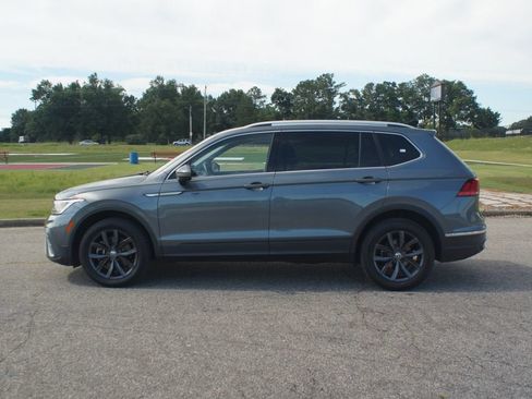 Used 2024 Volkswagen Tiguan SE FWD image 13