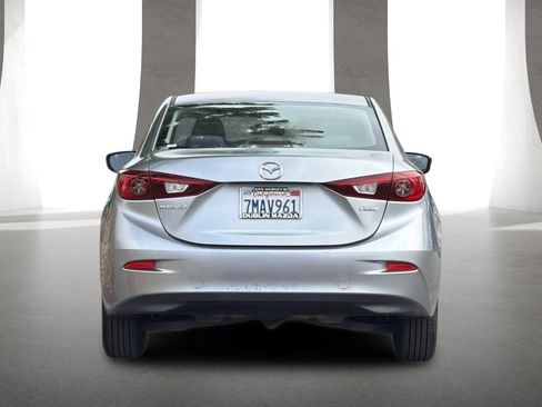 Used 2015 MAZDA MAZDA3 i SV FWD image 5