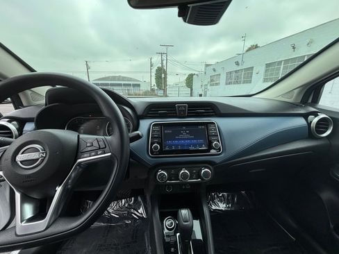 Used 2025 Nissan Versa SV FWD image 17