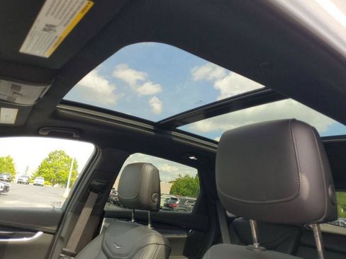 Used 2023 Cadillac XT5 Premium Luxury w/ LPO, Floor Liner Package FWD image 7
