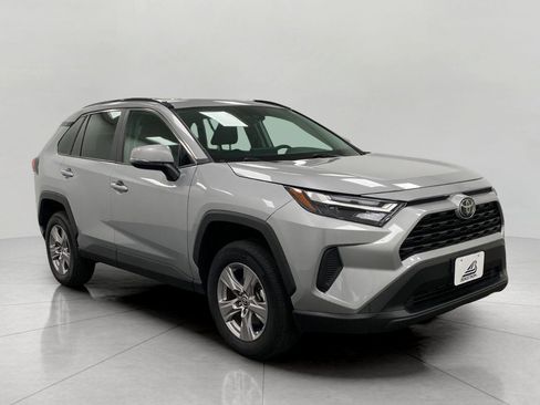 Used 2025 Toyota RAV4 XLE AWD/4WD image 1
