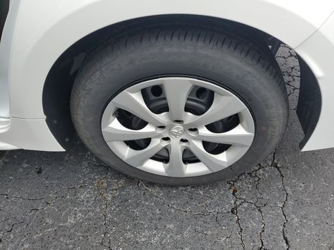 Used 2025 Toyota Corolla LE image 10