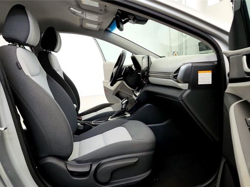 Used 2020 Hyundai Ioniq SEL image 17