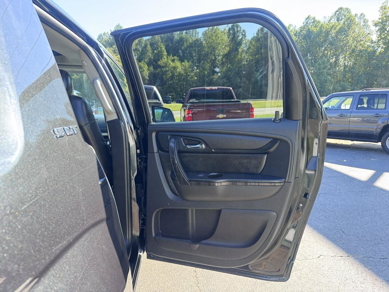 Used 2014 GMC Acadia SLT FWD image 16