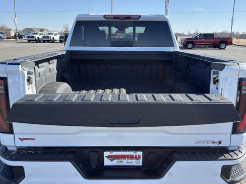 Used 2024 GMC Sierra 2500 AT4 w/ Technology Package image 7