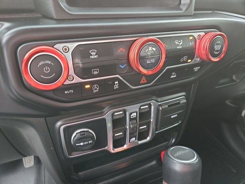 Used 2022 Jeep Gladiator Overland w/ Popular Equipment Package AWD/4WD image 22