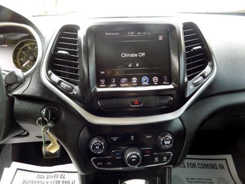 Used 2014 Jeep Cherokee Trailhawk w/ Leather Interior Group image 27