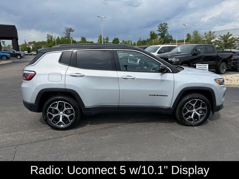 Certified 2024 Jeep Compass Limited AWD/4WD image 3