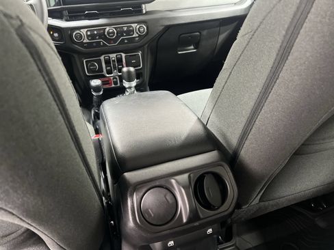 Used 2024 Jeep Wrangler Unlimited AWD/4WD image 20
