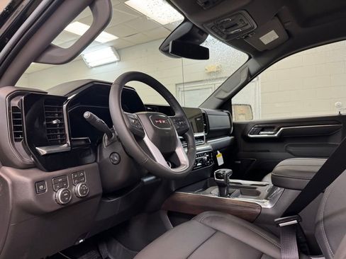 New 2026 GMC Sierra 1500 SLT w/ SLT Convenience Package image 14