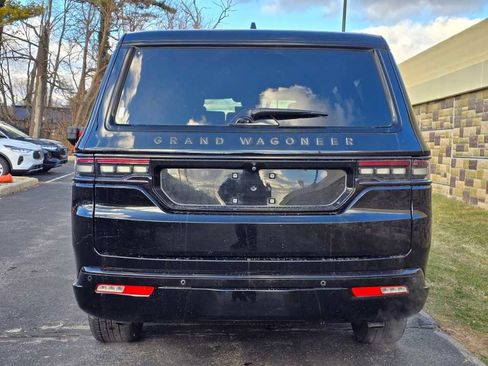 Used 2024 Jeep Grand Wagoneer L Series II w/ Quick Order Packagew 28T image 10