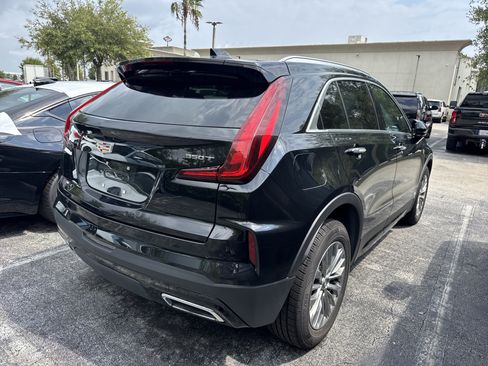 Used 2025 Cadillac XT4 Premium Luxury FWD image 3
