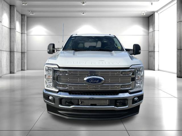 Used 2025 Ford F350 XLT AWD/4WD image 3