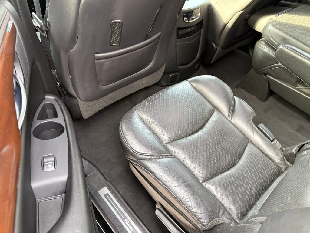Used 2019 Cadillac Escalade ESV Luxury AWD/4WD image 31