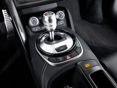 Used 2015 Audi R8 Competition image 24