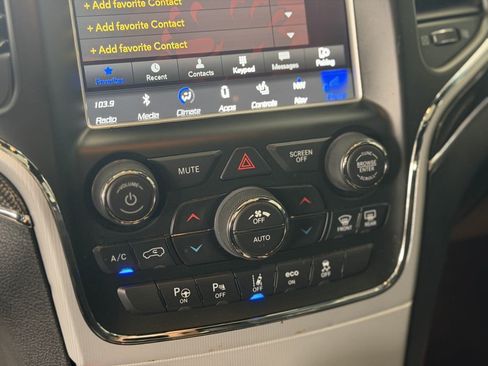 Used 2018 Jeep Grand Cherokee SRT w/ Trailer Tow Group IV AWD/4WD image 55