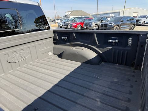 Used 2016 Ford F150 Platinum w/ Equipment Group 701A Luxury image 16