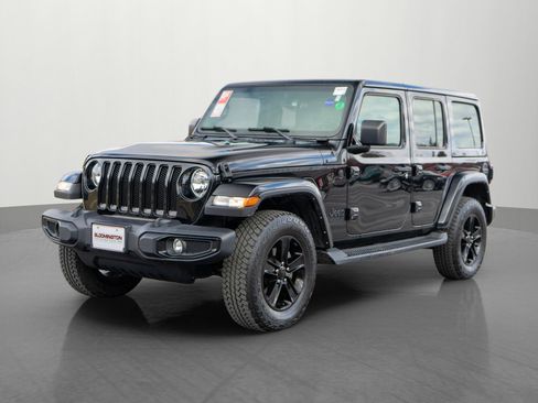 Used 2022 Jeep Wrangler Unlimited Sahara AWD/4WD image 3