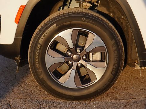 Used 2022 Jeep Grand Cherokee Limited 4xe image 10