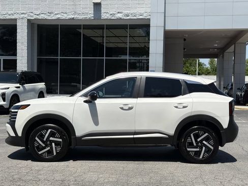 Used 2026 Nissan Kicks SV FWD image 2