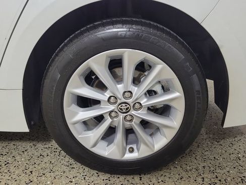 Used 2022 Toyota Corolla LE w/ LE Convenience Package FWD image 8