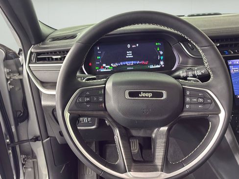 Used 2024 Jeep Grand Cherokee Limited 4xe AWD/4WD image 17
