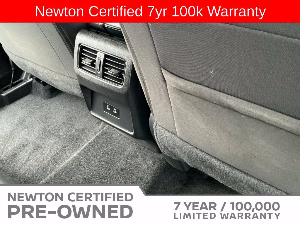 Used 2025 Nissan Rogue SV AWD/4WD image 17